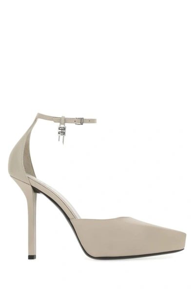 GIVENCHY GIVENCHY WOMAN SAND LEATHER G-LOCK PUMPS