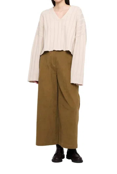7115 By Szeki Oversized Ribbed V-neck Sweater In Beige/white In Multi