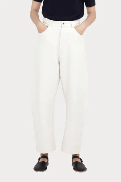 7115 By Szeki Relaxed Curve Legged Trouser In Off-white