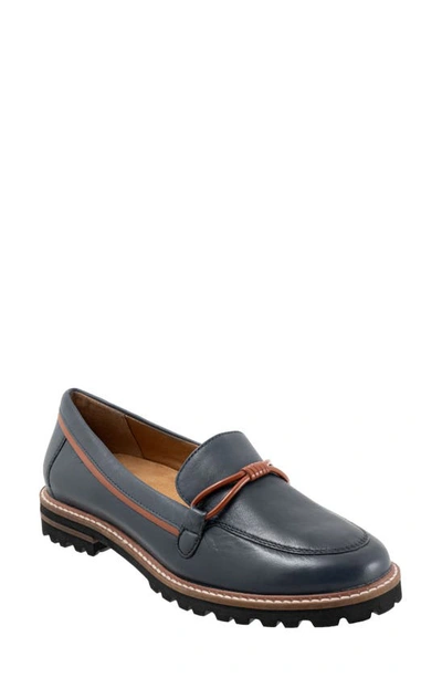 Trotters Fiora Loafer In Navy