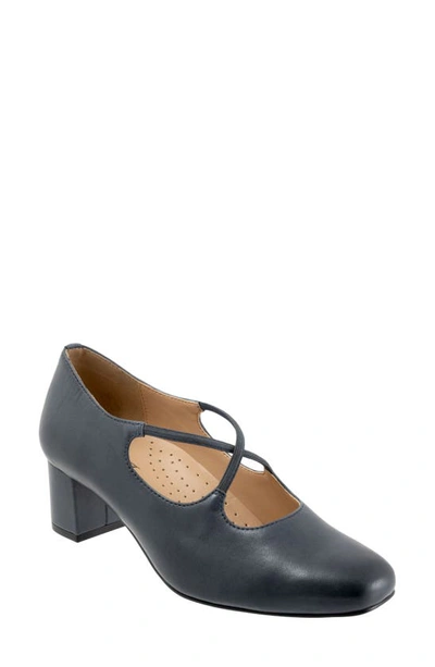 Trotters Demi Pump In Navy