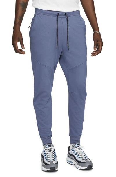 Nike Men's  Sportswear Tech Fleece Lightweight Slim-fit Jogger Sweatpants In Diffused Blue/ Diffused Blue
