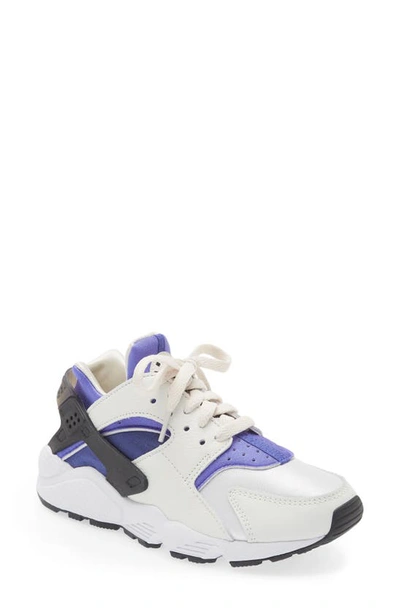 Nike Air Huarache Trainer In White/ Black/ Lapis/ Blue