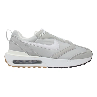 Nike Air Max Dawn Low-top Sneakers In White