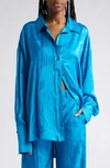 Attico Diana Oversize Split Hem Jacquard Satin Button-up Shirt In Capri Blue
