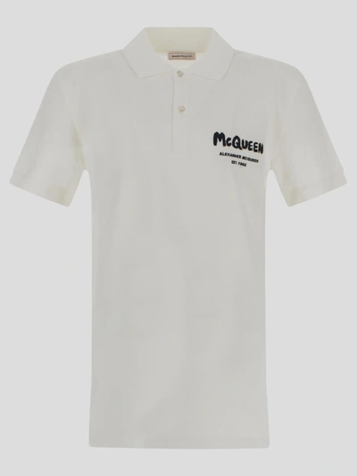 Alexander Mcqueen Graffiti Logo Printed Polo Shirt In Blanco