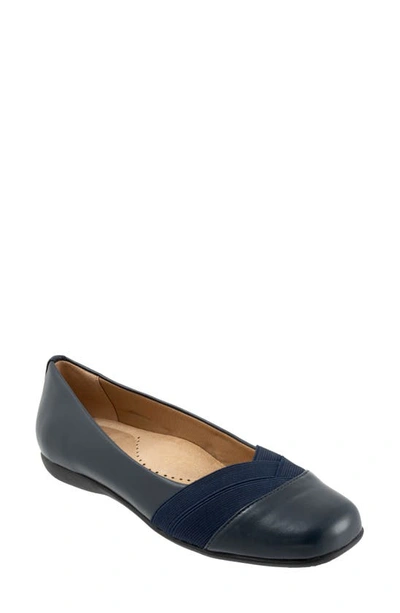 Trotters Stella Flat In Navy