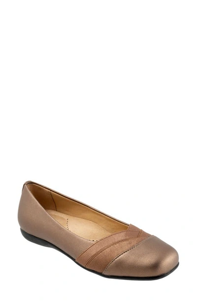 Trotters Stella Flat In Bronze