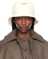 JACQUEMUS OFF-WHITE LE RAPHIA 'LE BOB GADJO' BUCKET HAT