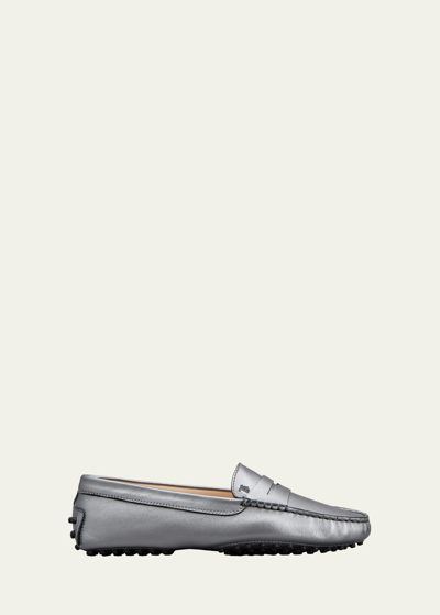 Tod's Gommini Metallic Driver Penny Loafers In Plata