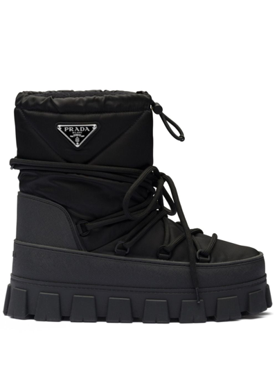 Prada Schneestiefel Mit Logo-schild In Black