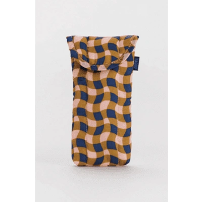 Baggu Wavy Gingham Peach Puffy Glasses Sleeve | ModeSens display picture 3