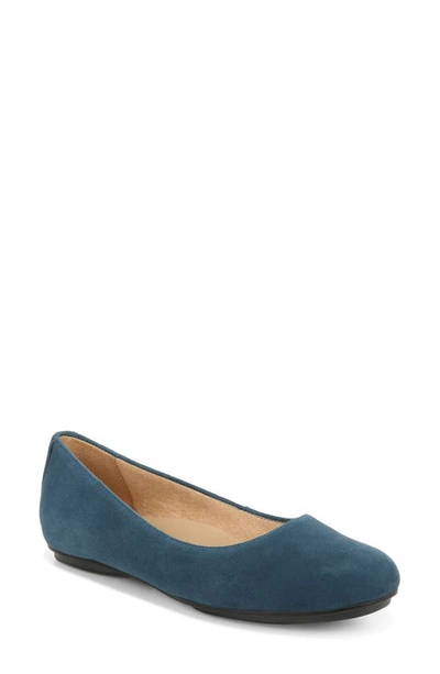 Naturalizer True Colors Maxwell Flat In Ocean Blue Suede