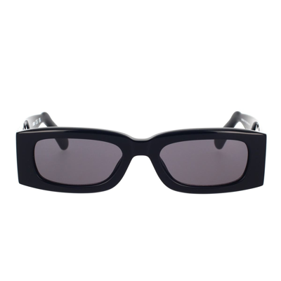 Gcds Gd0009 Sunglasses In Black