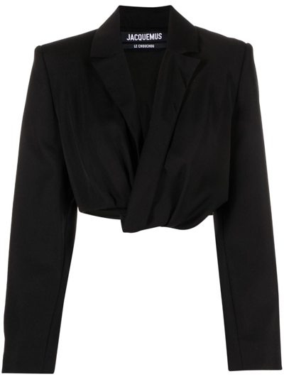 Jacquemus Ruched Detail Cropped Tailored Blazer In Black