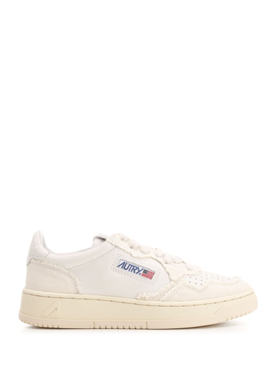 Autry 35mm Medalist Low Canvas Trainers In White