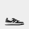 Hogan H630 Sneakers With Rubber Sole And Perforated Detailing In Black