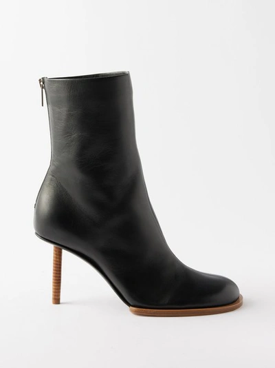 Jacquemus Round And Square Contrast-toe Leather Boots In Black