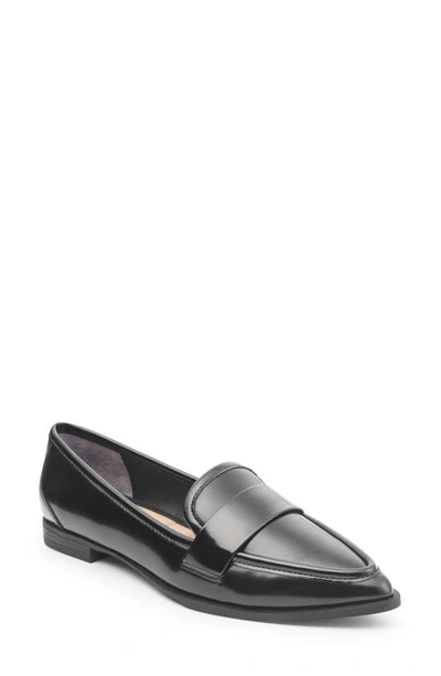 Me Too Alyza Leather Loafer In Black