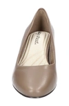 EASY STREET EASY STREET BALLARI ROUND TOE PUMP