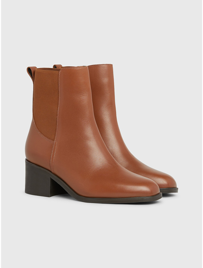 Tommy Hilfiger Leather Chelsea Bootie In Natural Cognac
