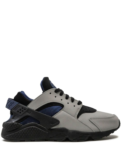 Nike Air Huarache Le Low-top Sneakers In Grey