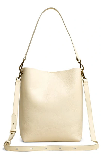 Madewell The Transport Leather Bucket Bag In Beige