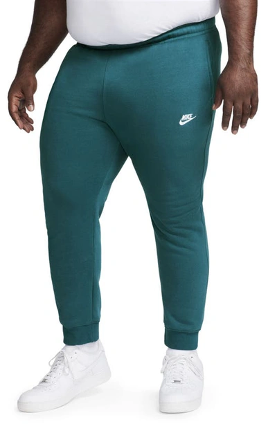 Nike Men's Sportswear Club Fleece Jogger Pants In Green
