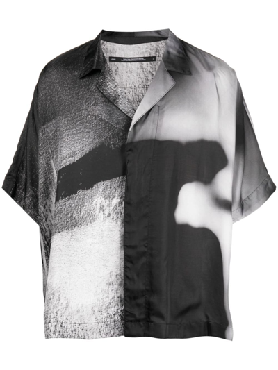 Julius Graphic-print Short-sleeve Shirt In 黑色