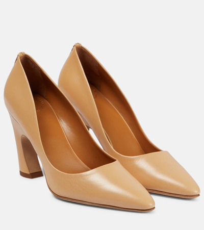 Chloé Oli Suede Pumps In New