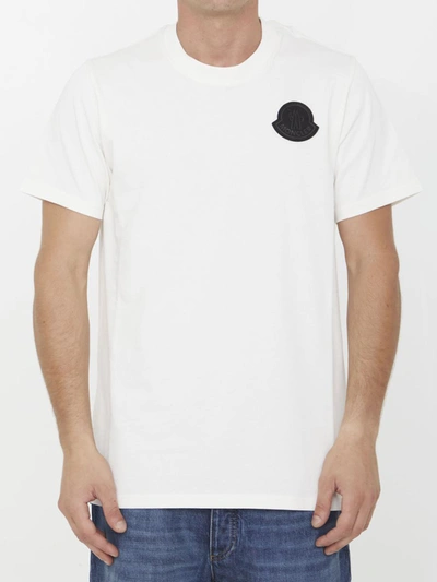 Moncler Logo-appliqué Cotton T-shirt In Cream