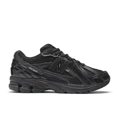 New Balance 1906d Sneakers In Black/grey/red