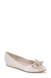 Kenneth Cole Reaction Lily Bow Flat In Ecru Crock