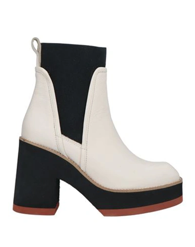 G.p. Per Noy Bologna G. P. Per Noy Bologna Woman Ankle Boots Cream Size 7 Soft Leather, Elastic Fibres In White