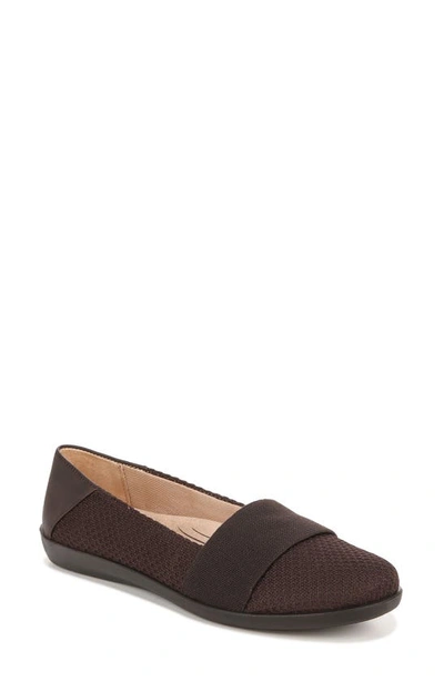 Lifestride Naomi Flat In Brown Fabric