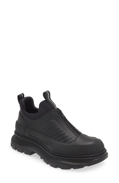 Alexander Mcqueen Tread Slick Moto Low Top Trainer In Black