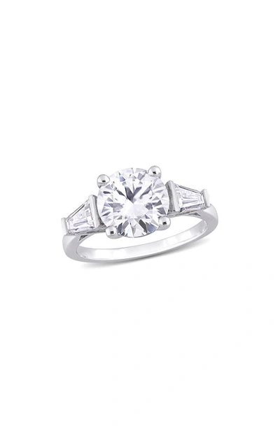 Delmar Round Cut & Taper Cut Moissanite Ring In White