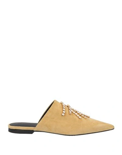 Erika Cavallini Woman Mules & Clogs Beige Size 6 Leather
