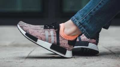Pre-owned Adidas Originals Adidas Nmd R1 W Pk Bb2361 Sun Glow Pink Sz 5.5 - Glitch Camo Bape Nice Kicks Sns