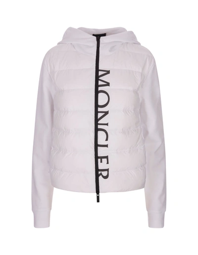 Moncler Logo-print Panelled Puffer Jacket In Bianco