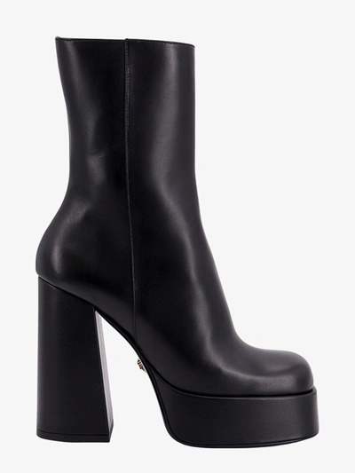 Versace Ankle Boots In Nero