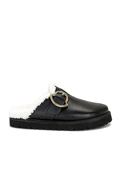 Moncler Bell Leather Logo Emblem Mules In Nero
