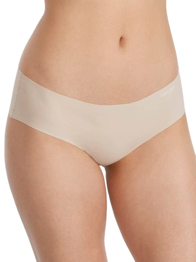 Calvin Klein Invisibles Hipster In Beige