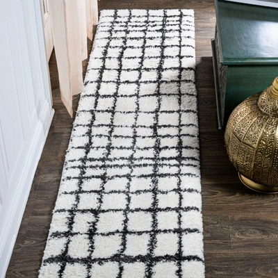 Jonathan Y Arenal Geometric Grid Shag Area Rug In White