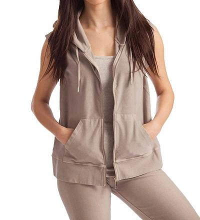 French Kyss Leslie Hooded Vest In Oatmeal In Beige