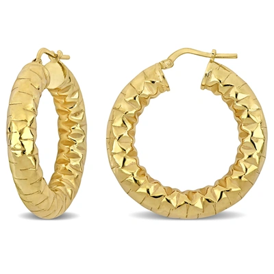 Mimi & Max 31.5 Mm Diamond Cut Hoop Earrings In Yellow Plated Sterling Silver In Gold