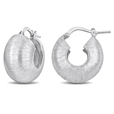 Mimi & Max 18.5 Mm Matte Textured Huggie Earrings In Sterling Silver