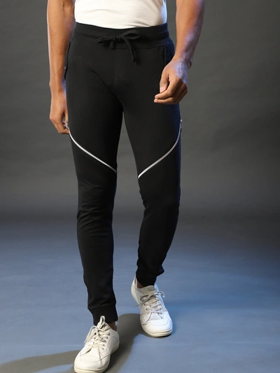 Campus Sutra Men Solid Trackpant In Black