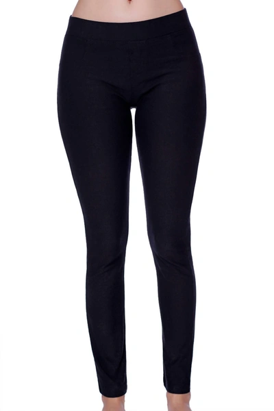 French Kyss Low Rise Capri In Black