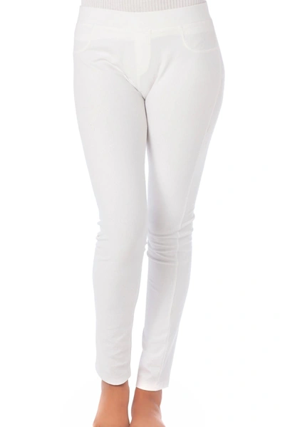 French Kyss Mid Rise Jegging In White